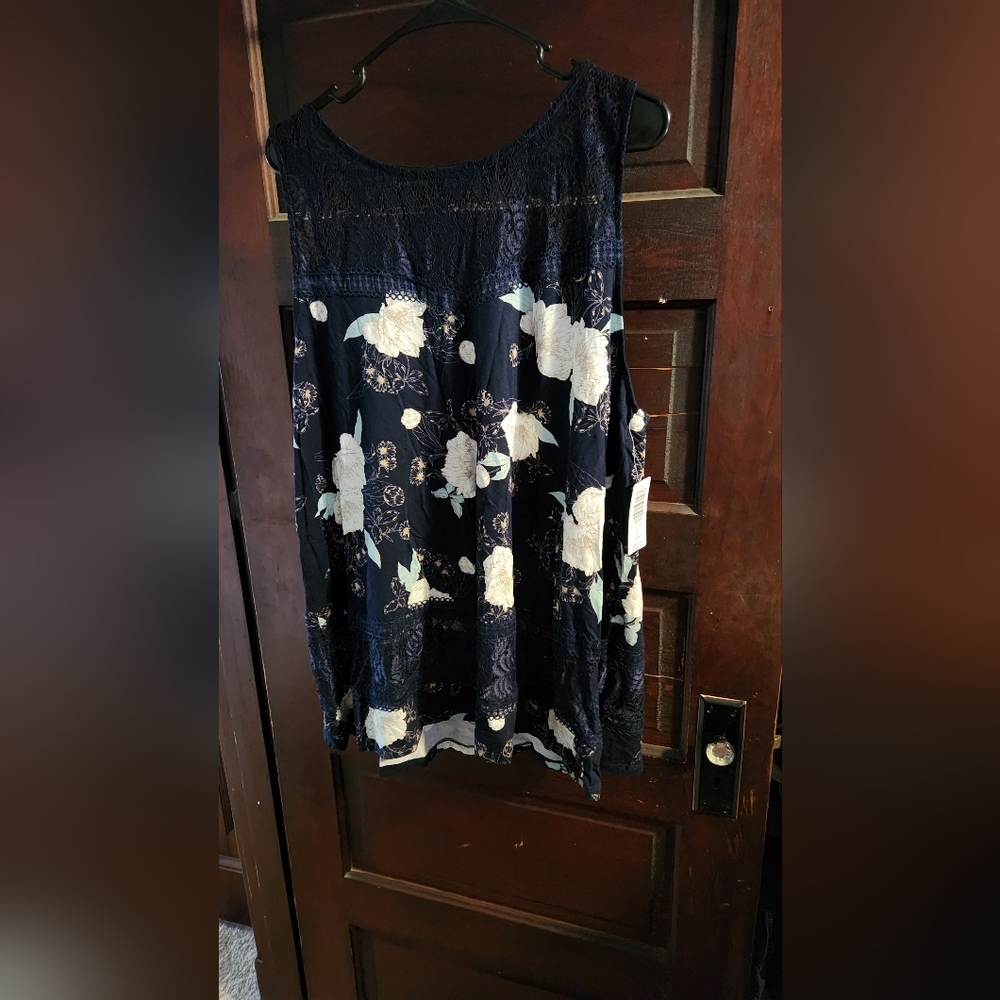 Torrid Floral Lace Women's Top - Navy and White